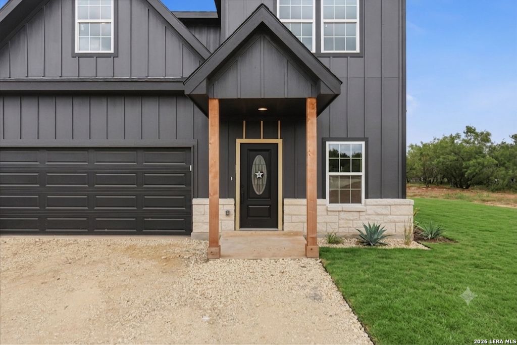 Photo of 111 County Road 2660, Devine, TX 78016 (MLS # 1990981)