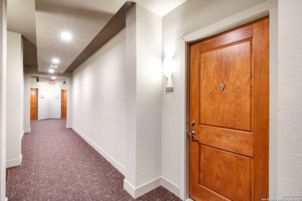 Photo of 7342 Oak Manor Dr 4207 #4207, San Antonio, TX 78229 (MLS # 1919747)