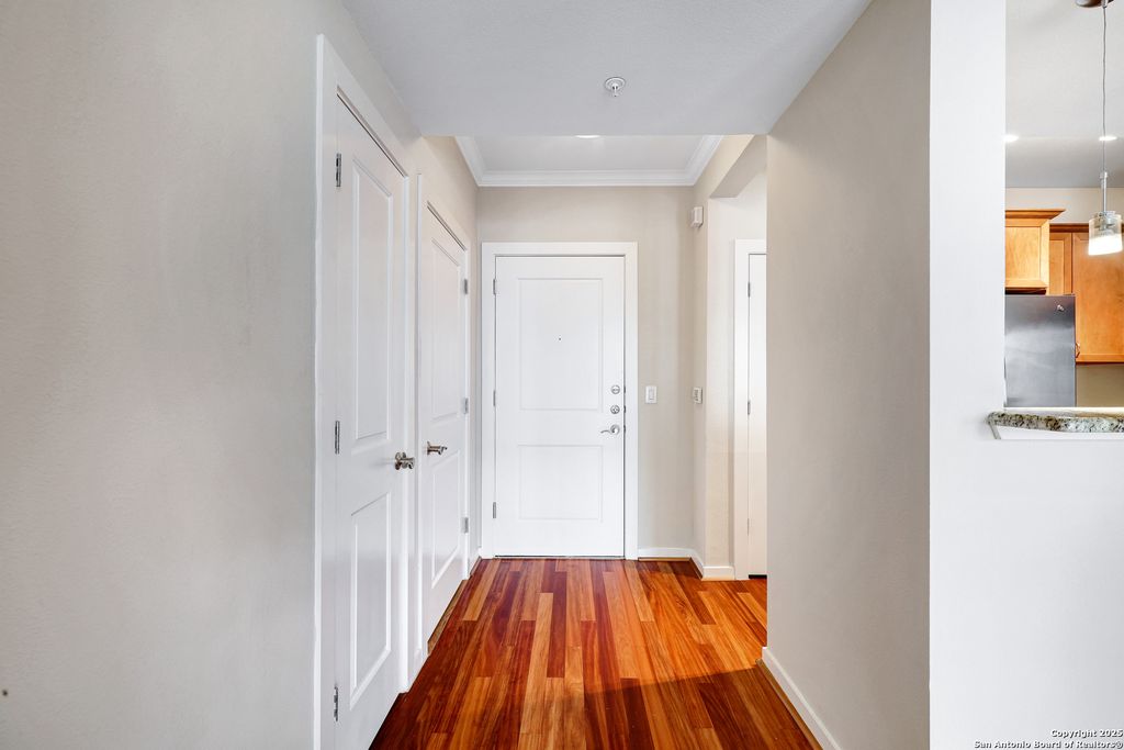 Photo of 7342 Oak Manor Dr 4207 #4207, San Antonio, TX 78229 (MLS # 1919747)