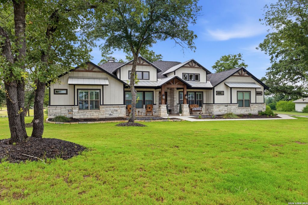 Photo of 153 Crescent Ridge, Adkins, TX 78101 (MLS # 1969904)