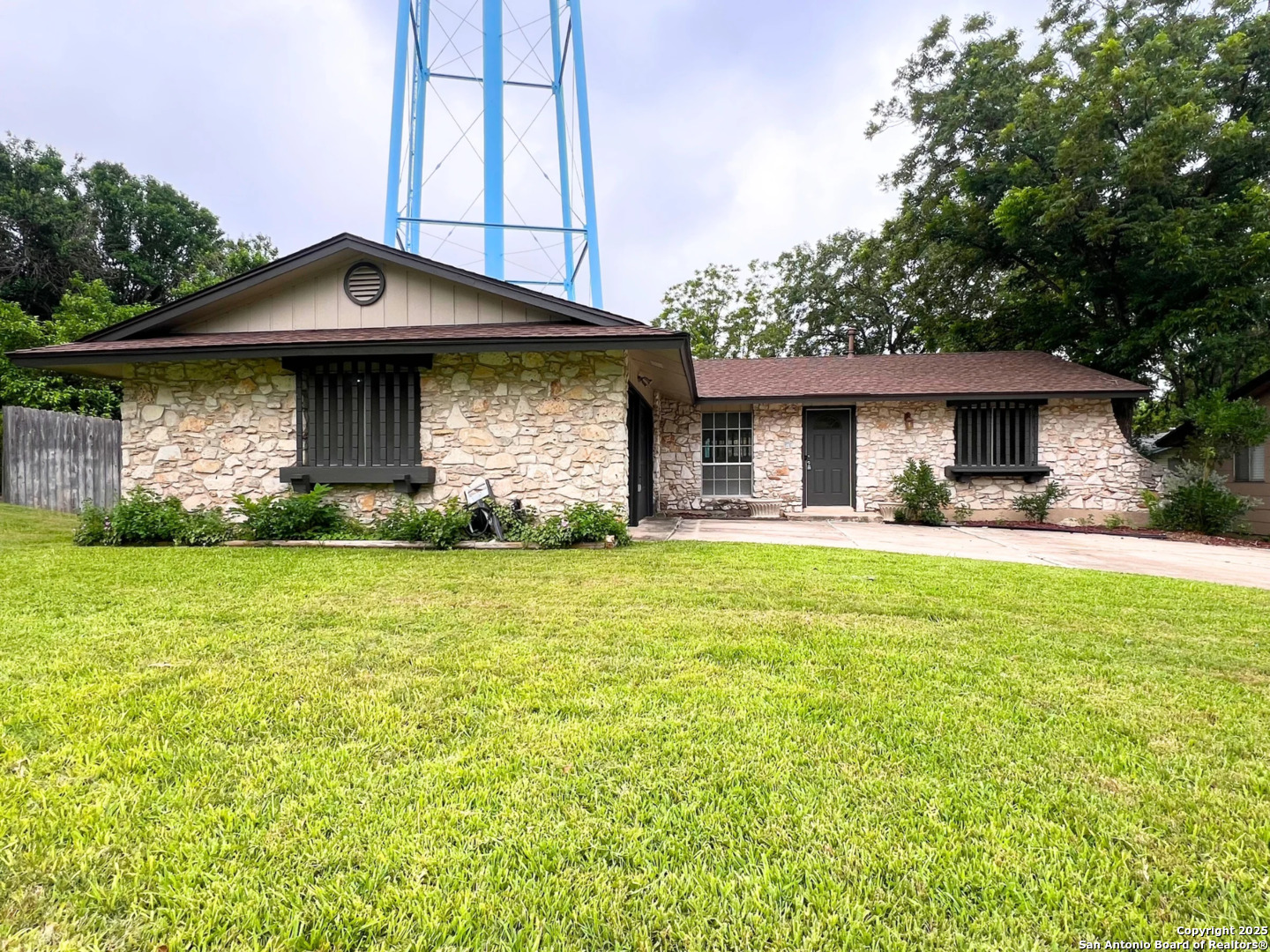 7607 Old Spanish Trail