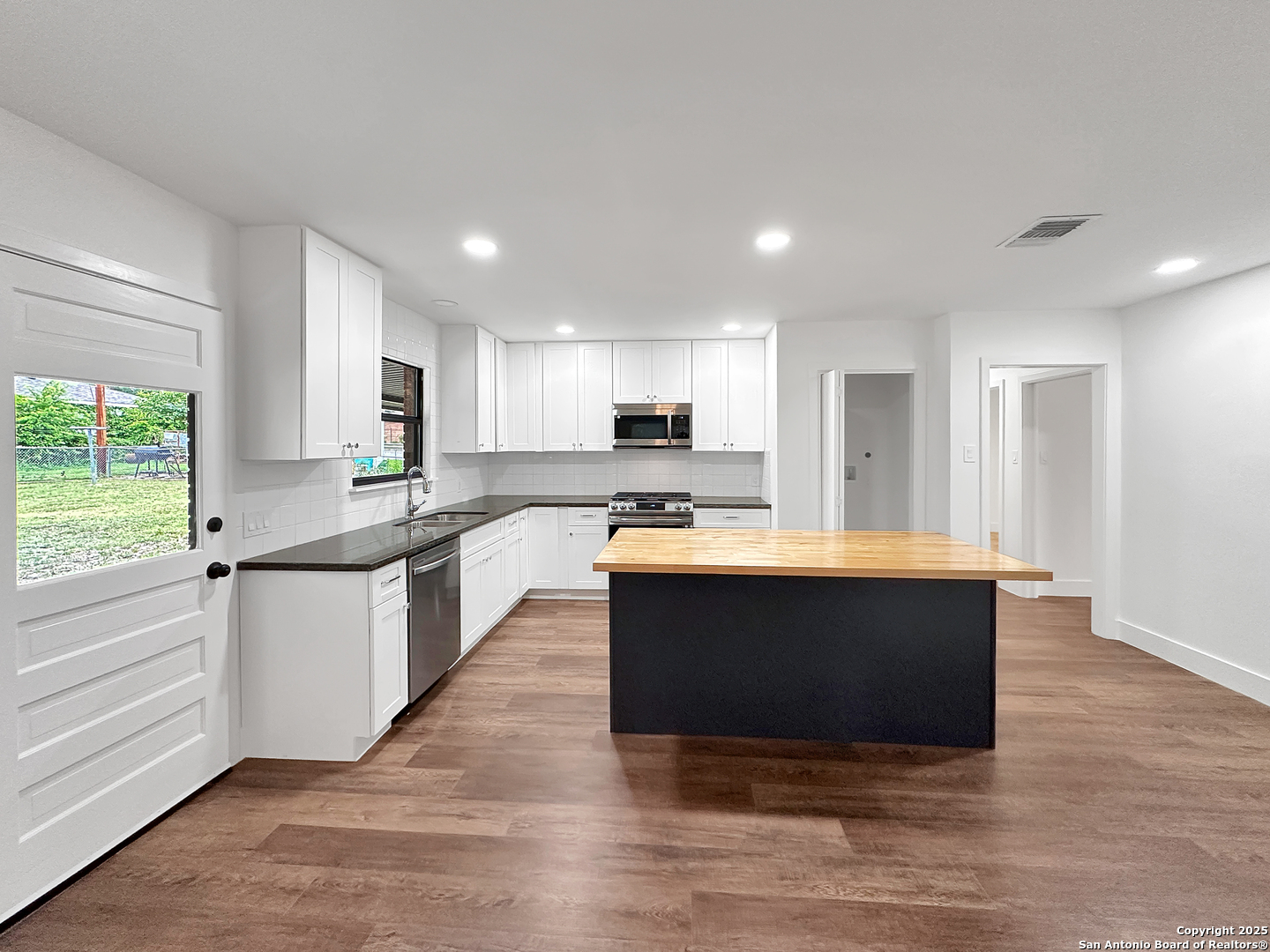 543 Cosgrove