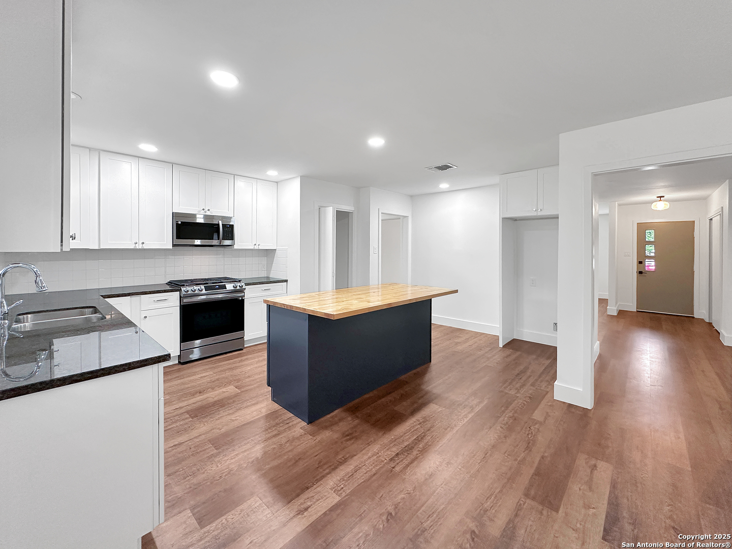 543 Cosgrove