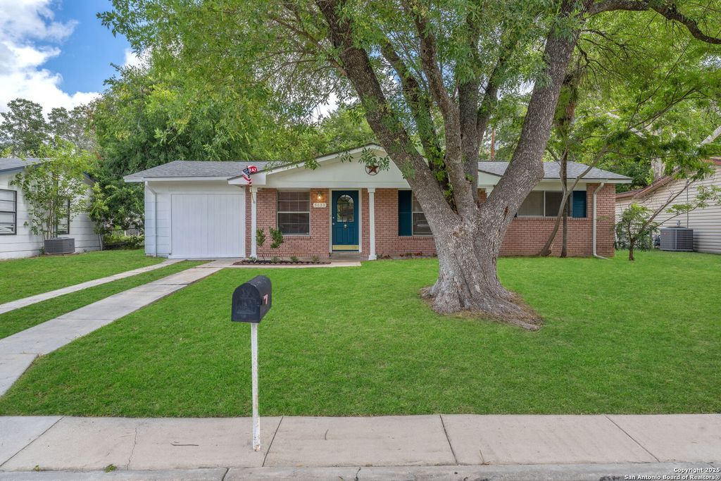 Photo of 5131 Redding, Kirby, TX 78219 (MLS # 1888859)