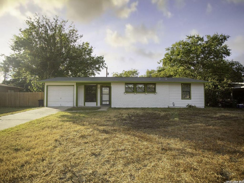 Photo of 6023 Redbrook Dr, San Antonio, TX 78242 (MLS # 1950389)