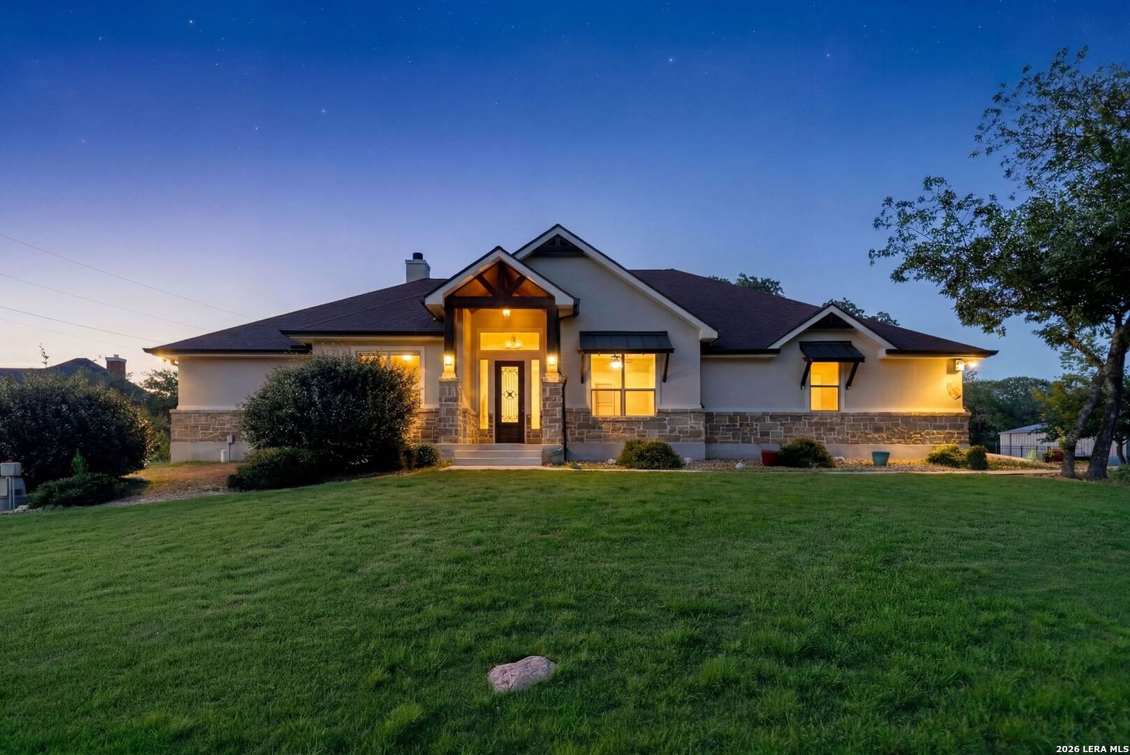 1009 Bluebonnet Ln