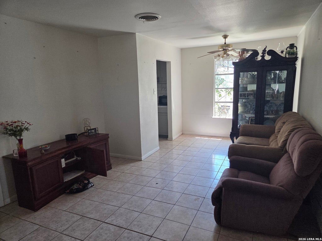 Photo of 607 HICKORY HWY, Devine, TX 78016 (MLS # 2023466)