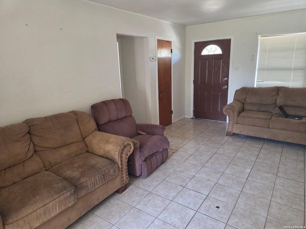 Photo of 607 HICKORY HWY, Devine, TX 78016 (MLS # 2023466)