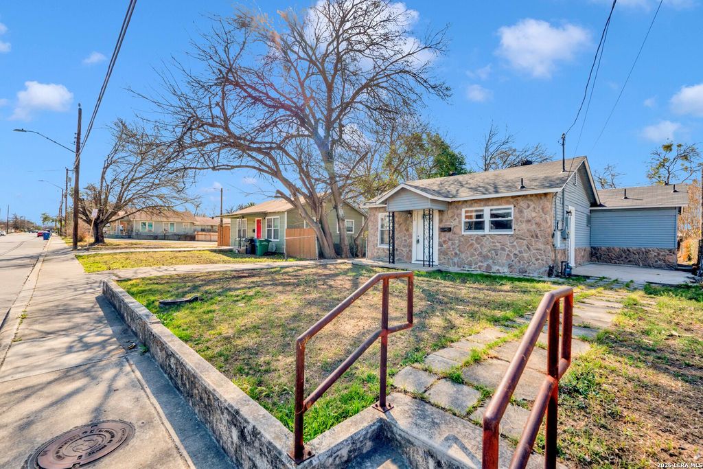 Photo of 120 Bank St, San Antonio, TX 78204 (MLS # 1944456)