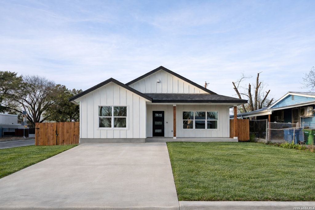 Photo of 255 Venice, San Antonio, TX 78201 (MLS # 1944545)