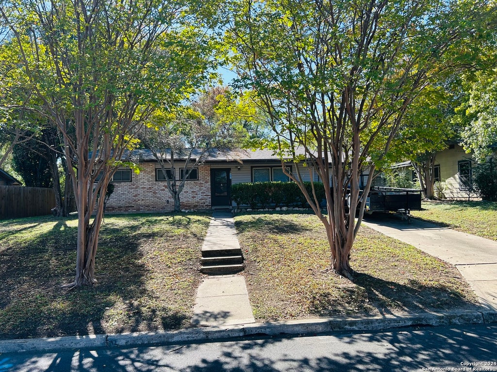 Photo of 2914 GREENACRES, San Antonio, TX 78230 (MLS # 2008515)