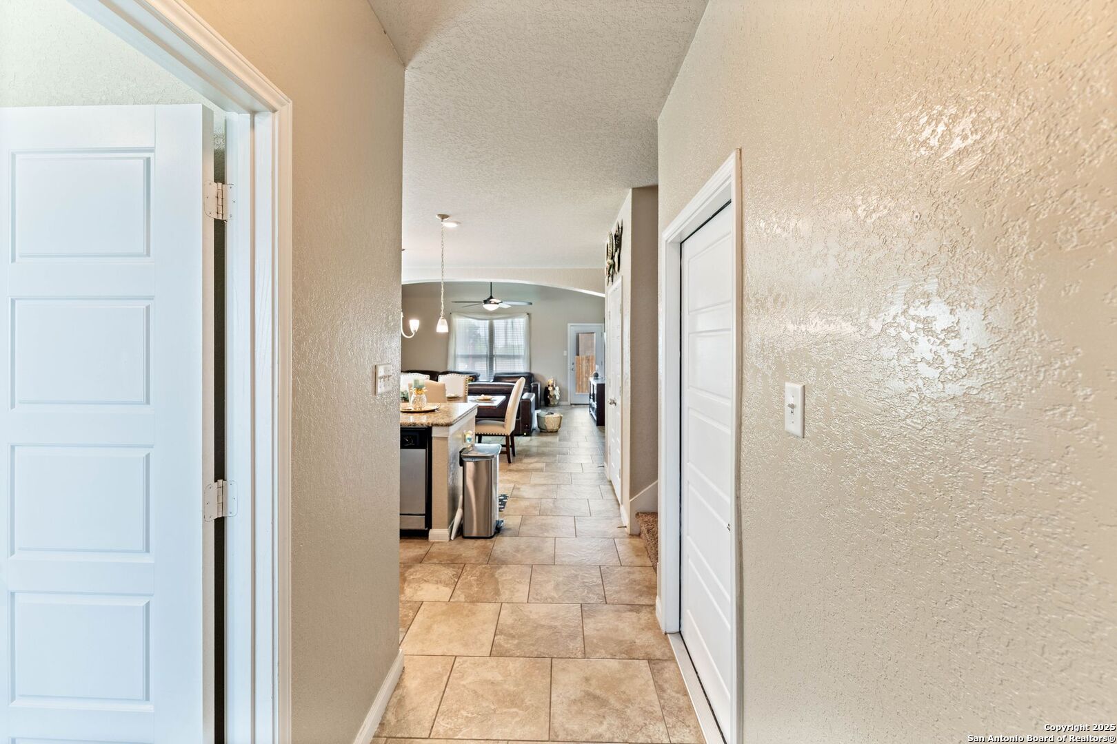 15215 Comanche Hills