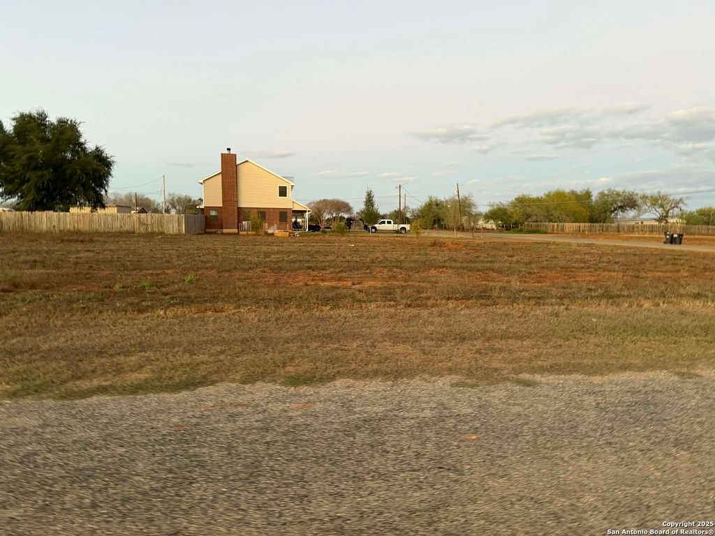 Photo of 15/14 Merle St, Dilley, TX 78017 (MLS # 1930351)