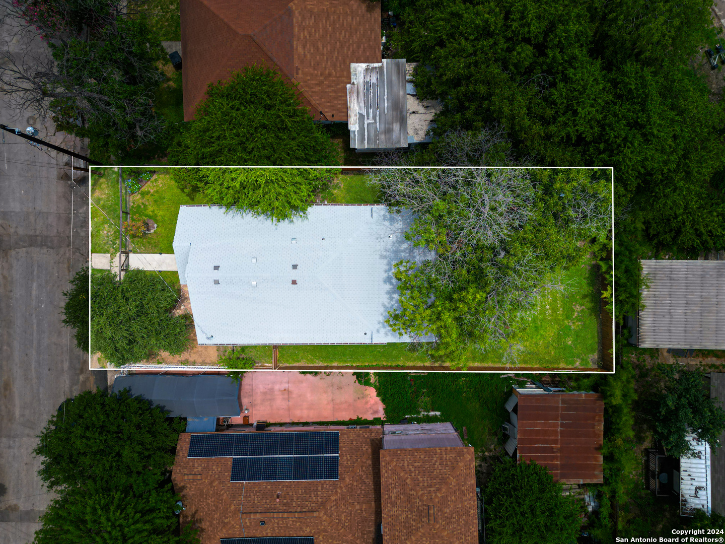 134 E High Avenue