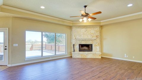 A home in Floresville