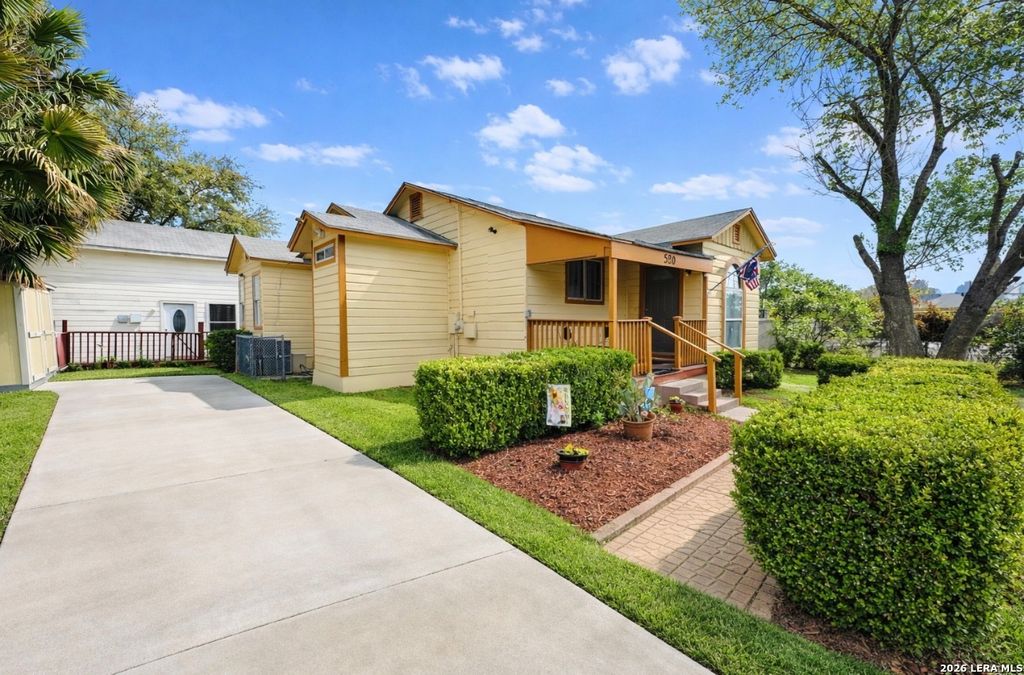 Photo of 520 Ogden, San Antonio, TX 78212 (MLS # 1925504)