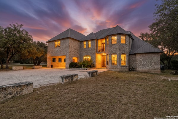 241 MOUNTAIN LAUREL LN, CONCAN, TX 78838 - Image aa5c0ee01dcaf5d73e6f74296fece3e7/2309332919