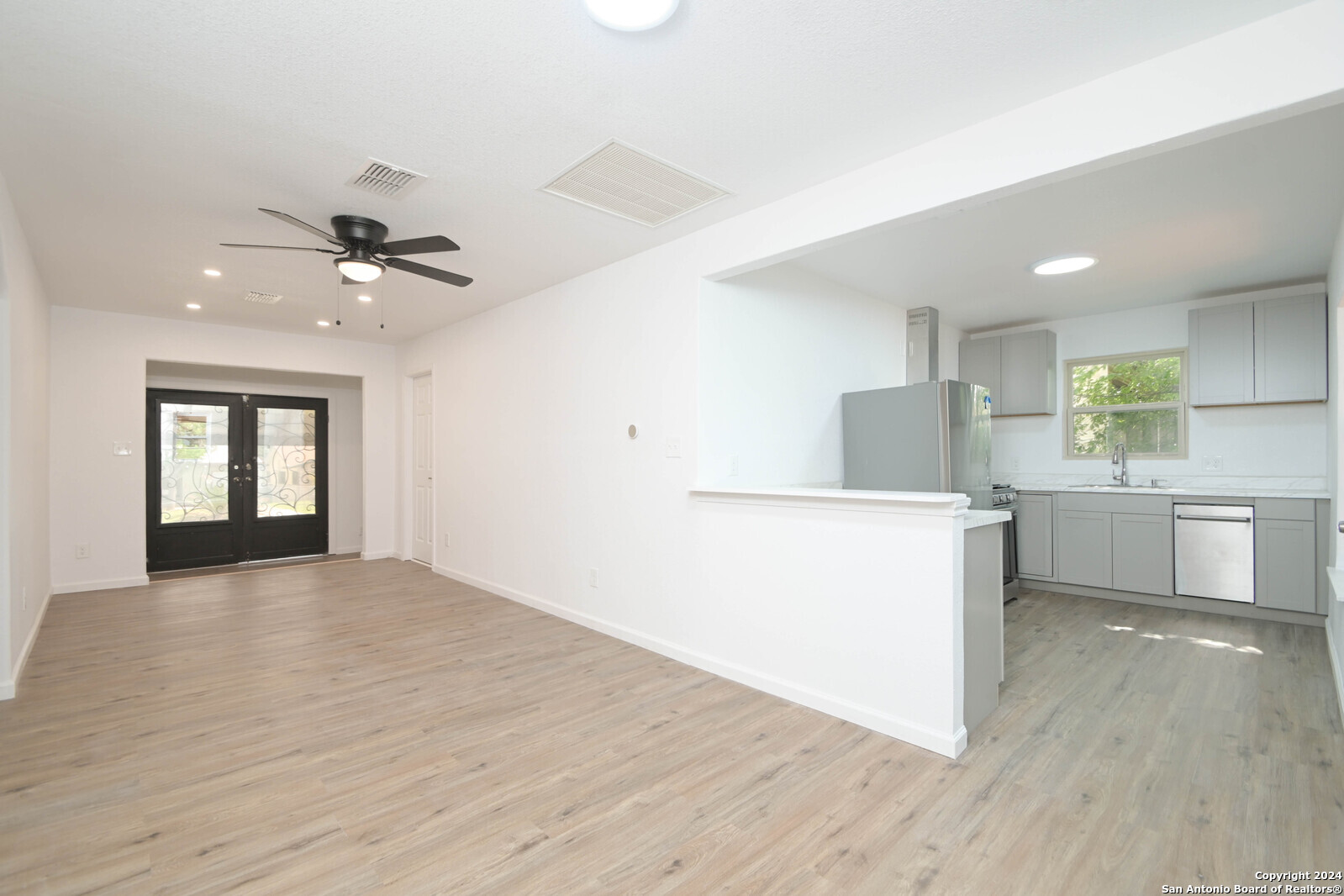 727 John Adams Dr
