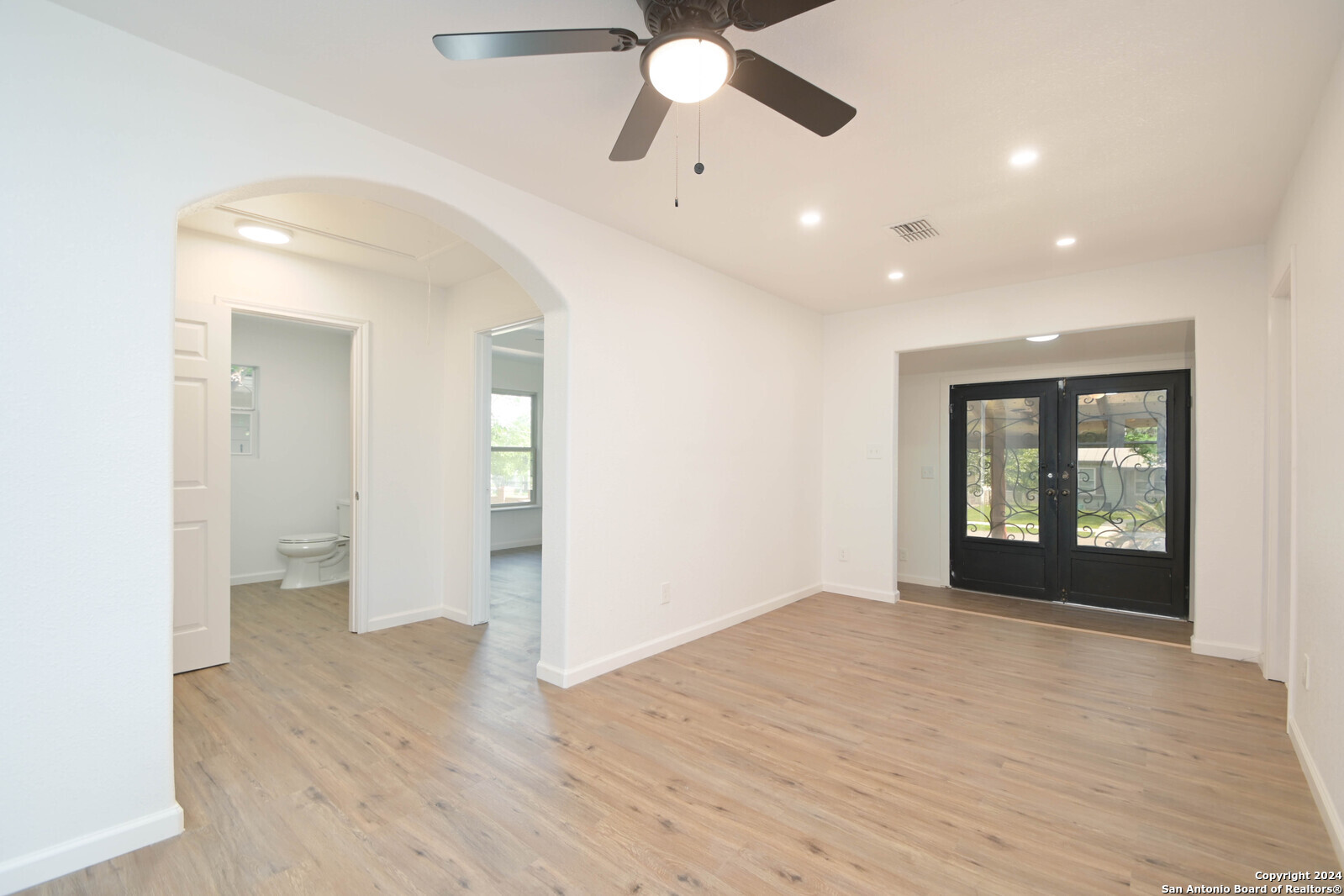 727 John Adams Dr