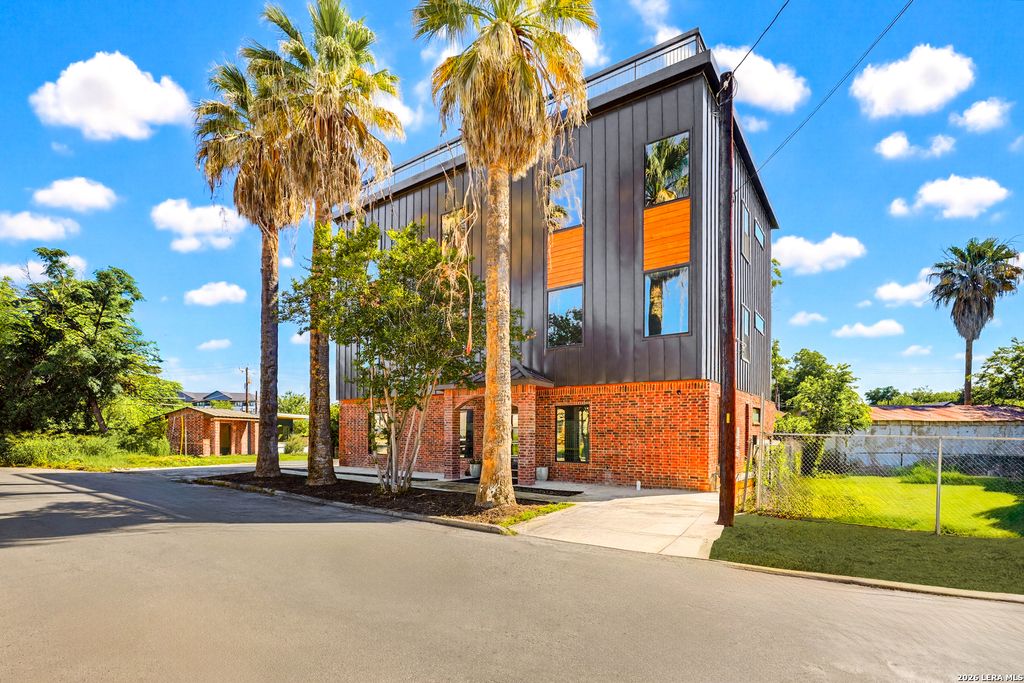 Photo of 727 E PARK AVE, San Antonio, TX 78212 (MLS # 1971247)