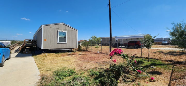 Photo 1 of 30 — 173 Pleasant, Eagle Pass, TX 78852