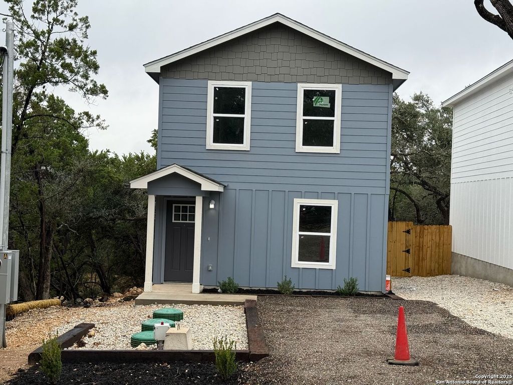 Photo of 687 Burr Oak, Canyon Lake, TX 78133 (MLS # 1889282)