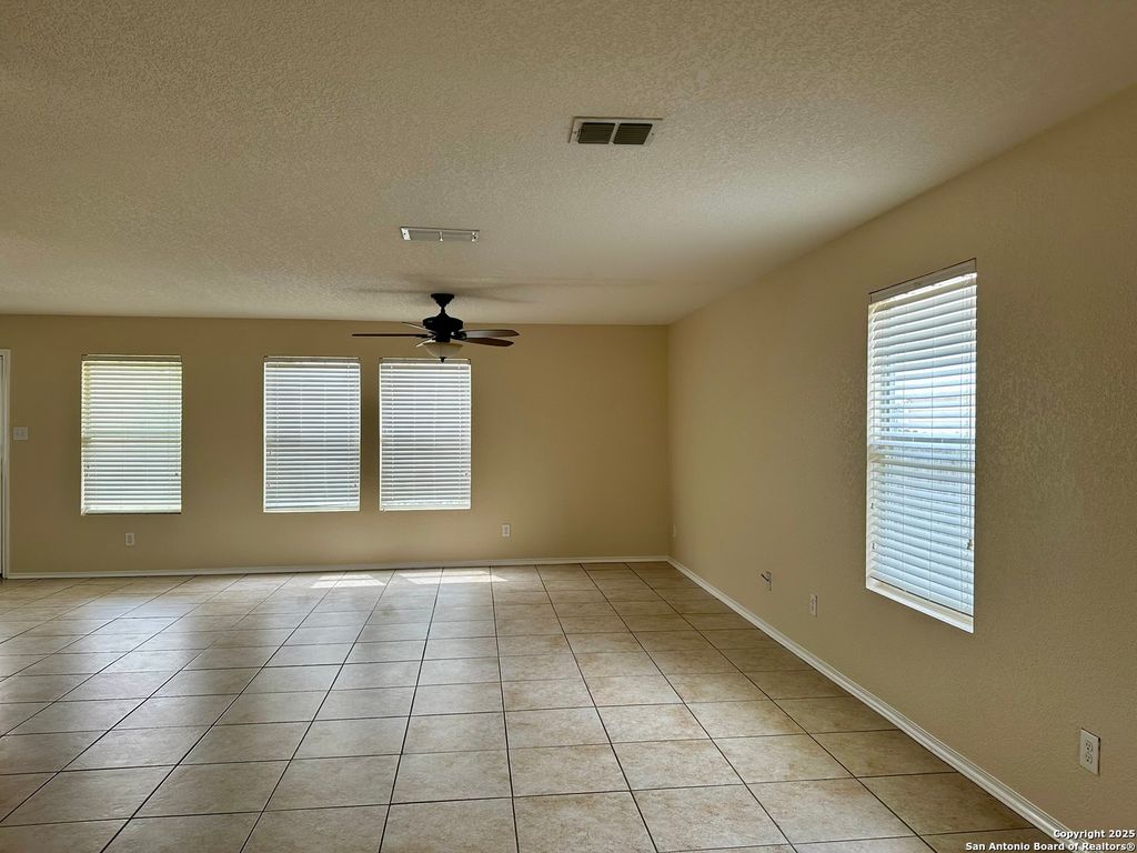 Photo of 327 VILLE SERENE, San Antonio, TX 78253 (MLS # 1909985)