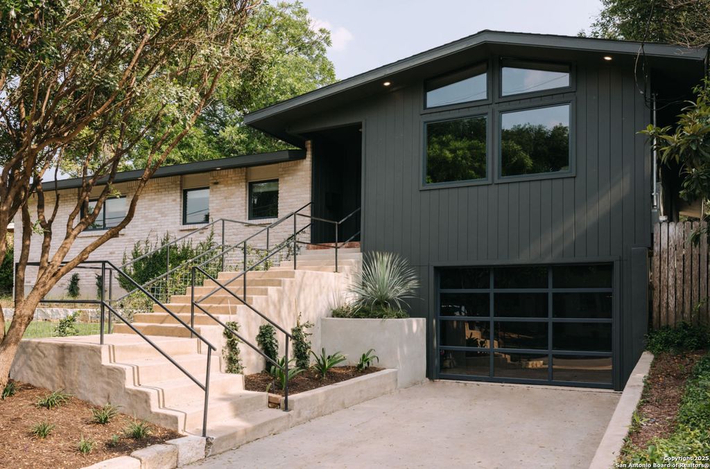 Photo of 2330 Blanton Dr, San Antonio, TX 78209 (MLS # 1950401)