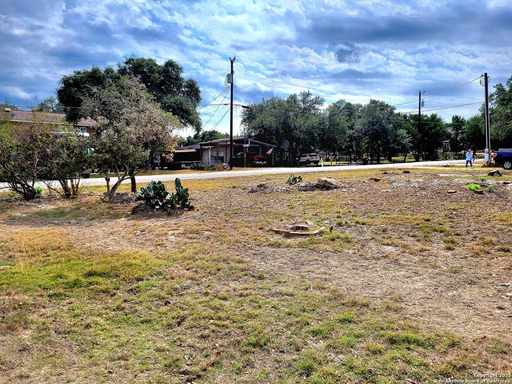 Photo of 2566 Glenn Dr, Canyon Lake, TX 78133 (MLS # 1919876)