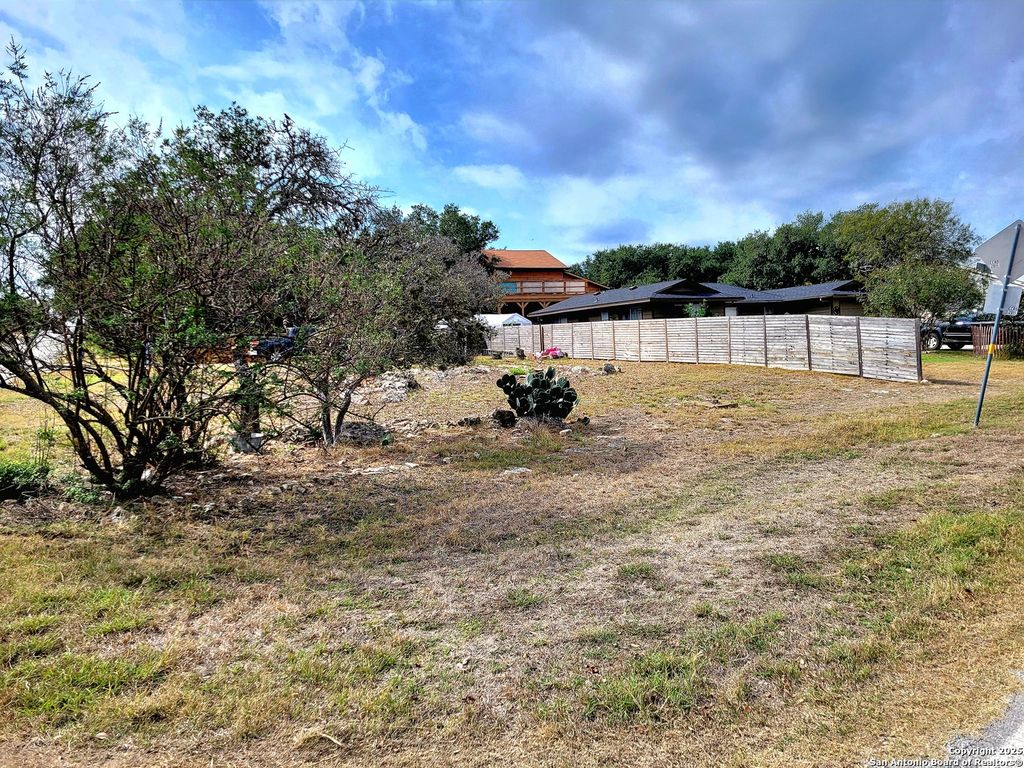 Photo of 2566 Glenn Dr, Canyon Lake, TX 78133 (MLS # 1919876)