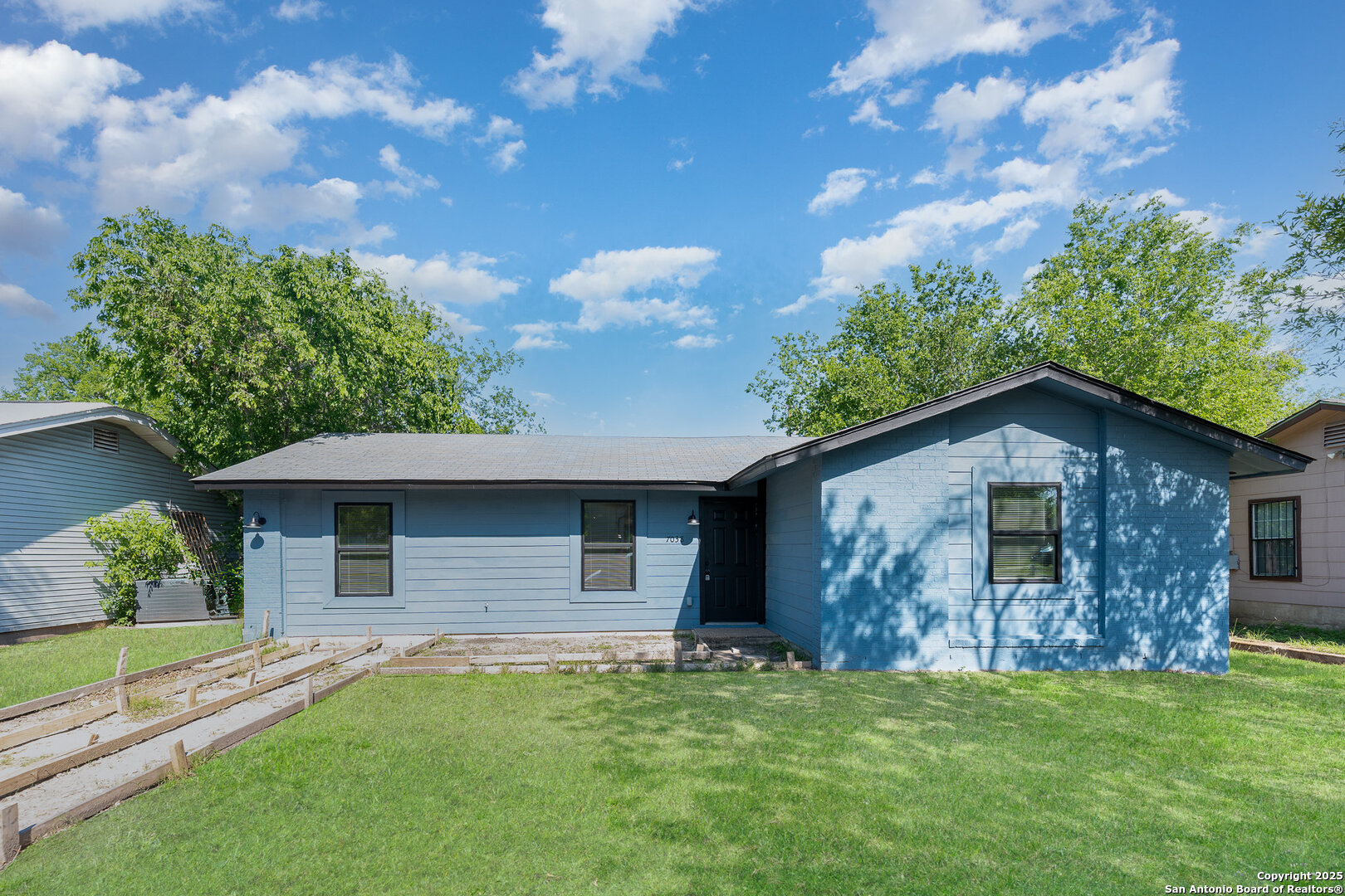 7038 Apple Valley