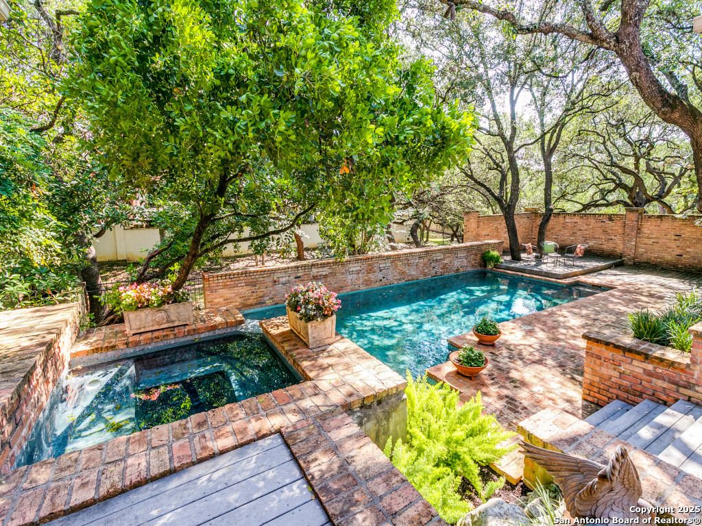 Photo of 11607 Elm Ridge Rd, San Antonio, TX 78230 (MLS # 1938029)