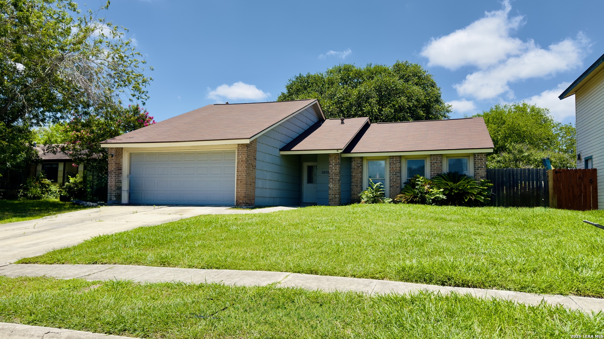 Photo 1 of 15 — 5659 Wood Oak, San Antonio, TX 78233