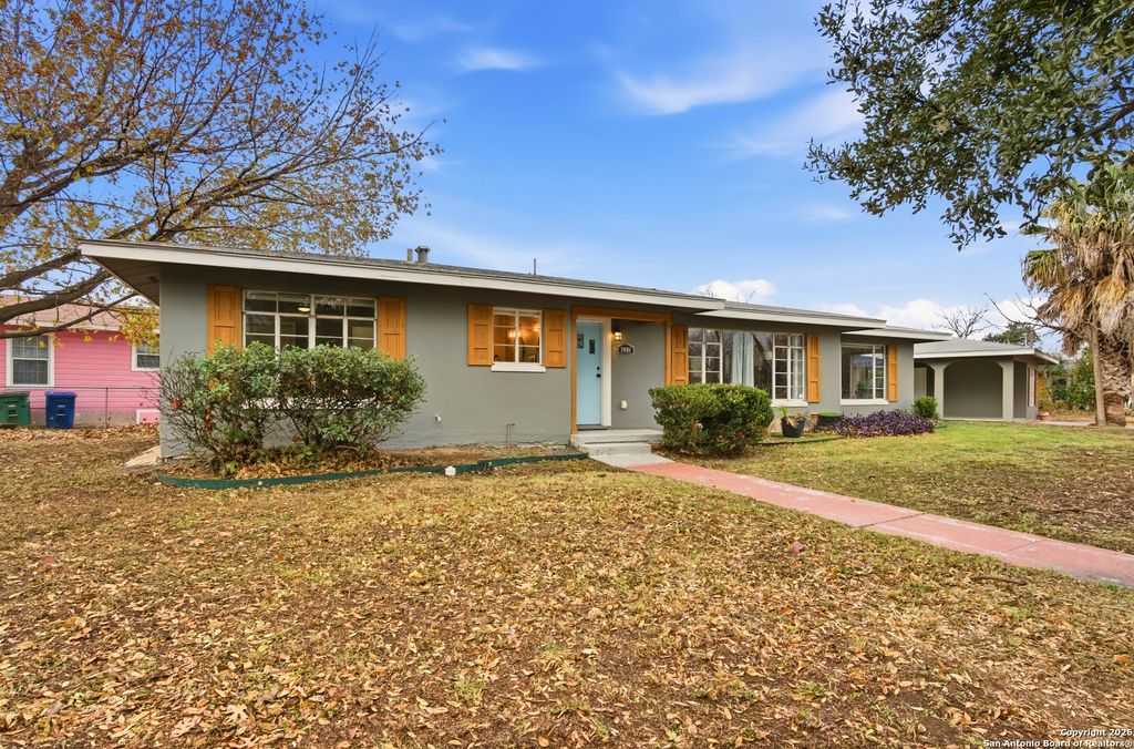 Photo of 622 S Josephine Tobin, San Antonio, TX 78201 (MLS # 1934731)