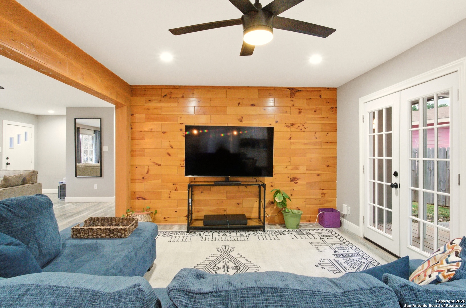 622 S Josephine Tobin