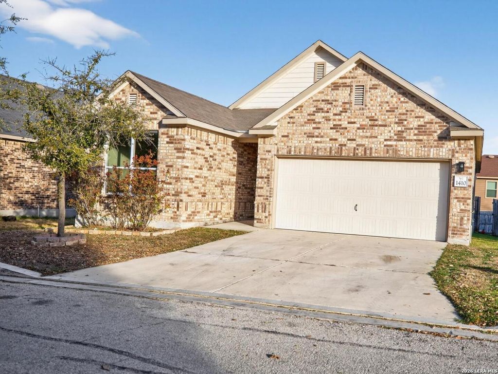 Photo of 1410 Hummingbird, San Antonio, TX 78245 (MLS # 1944065)