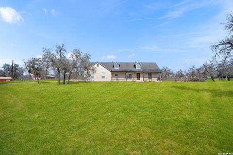 11560 Fm 775 Floresville TX 78114