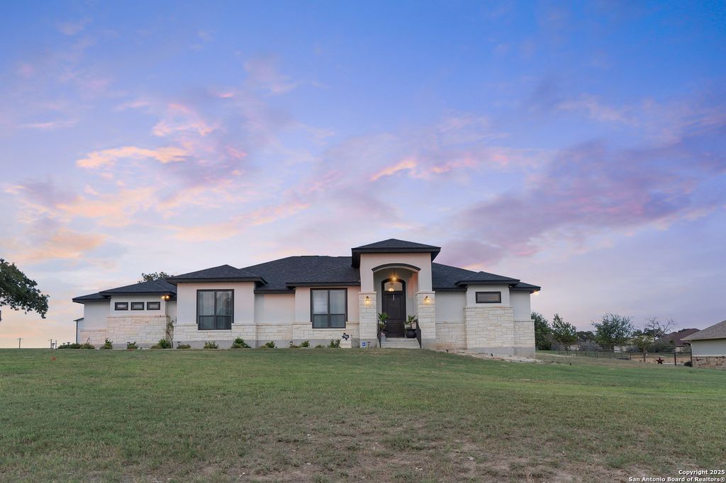 Photo of 300 Abrego Lake, Floresville, TX 78114 (MLS # 1908802)