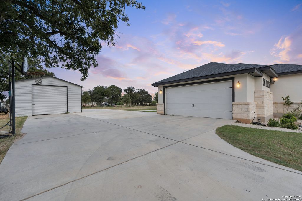 Photo of 300 Abrego Lake, Floresville, TX 78114 (MLS # 1908802)