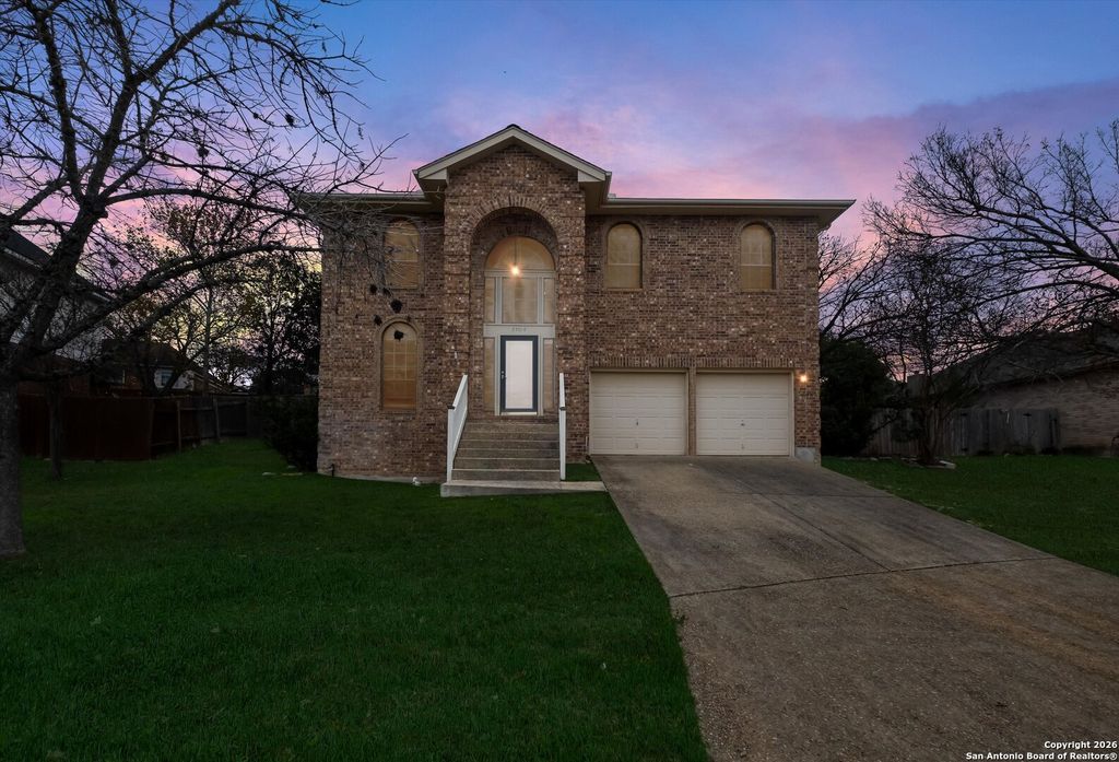 Photo of 25014 Earthstone Dr, San Antonio, TX 78258 (MLS # 1934516)