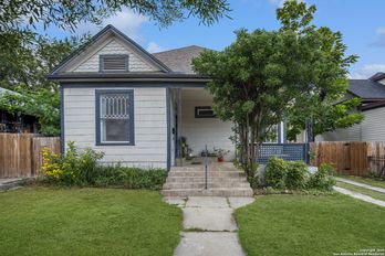 Single Family Residence at 509 W Mistletoe Ave