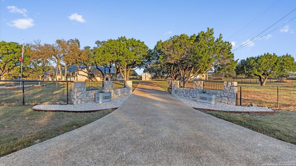 Photo of 13035 Tonne Dr E, New Braunfels, TX 78132 (MLS # 1926863)