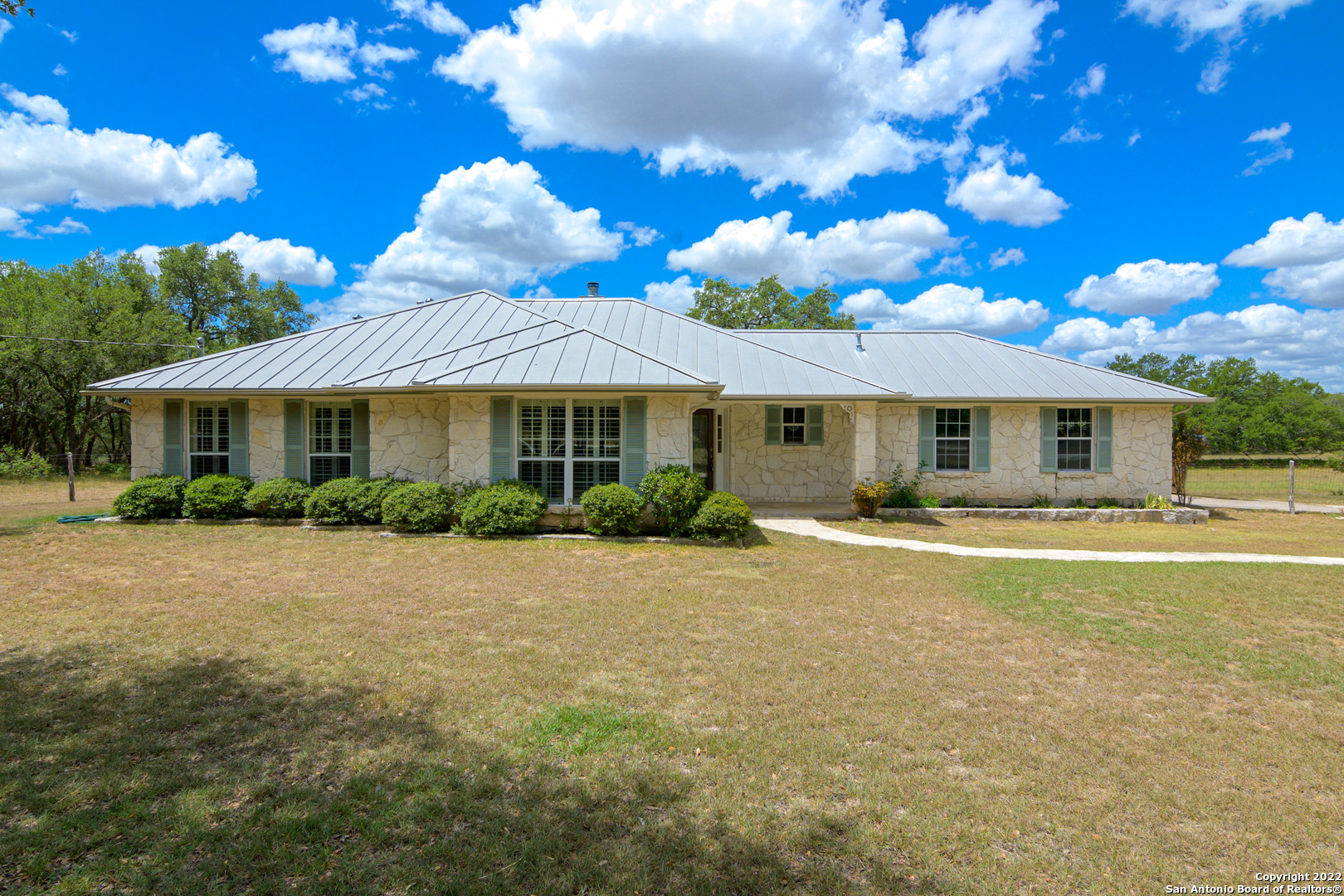 225 Edward Ln