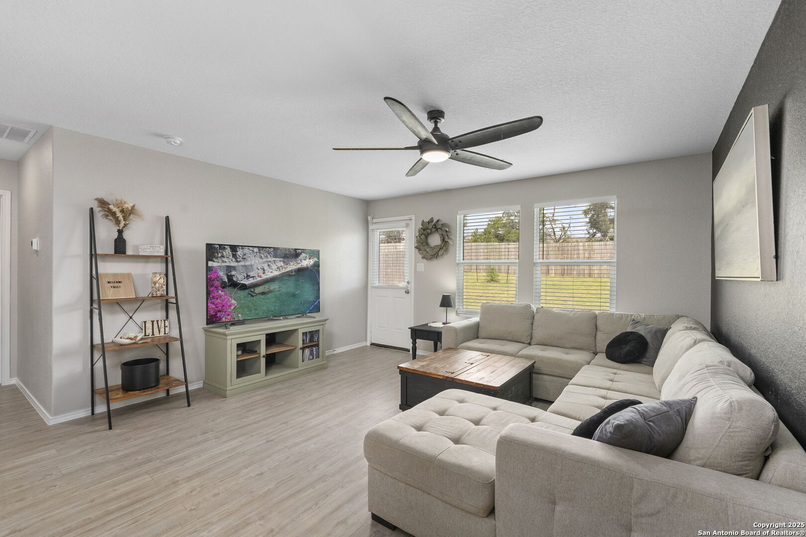 6041 Vestige Bend