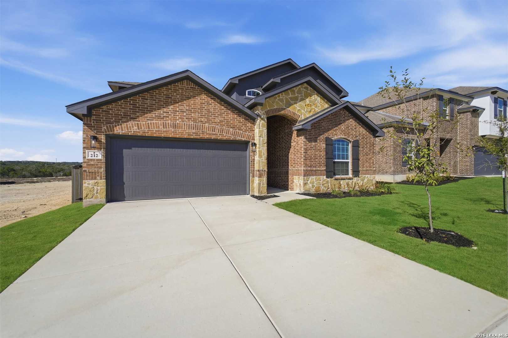 212 Ednie Ln