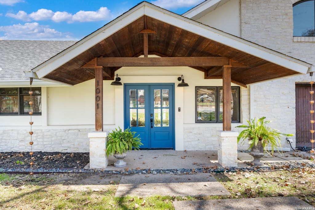 Photo of 1001 Lakeshore, Marble Falls, TX 78654 (MLS # 1946791)