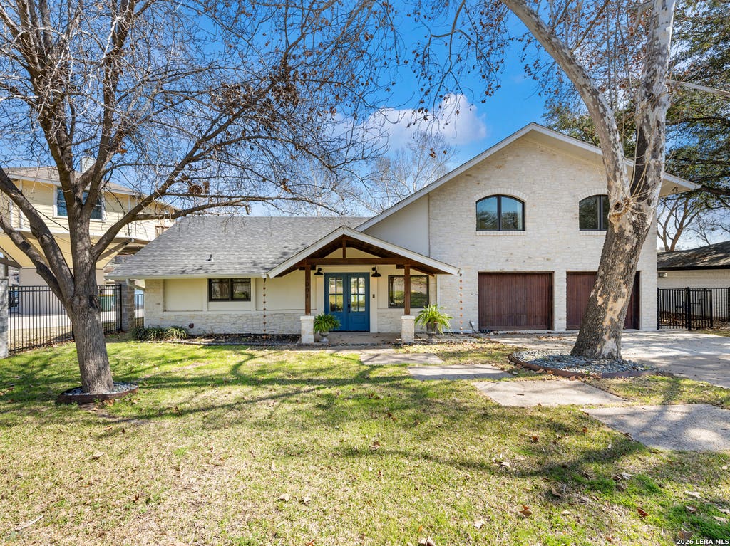 Photo of 1001 Lakeshore, Marble Falls, TX 78654 (MLS # 1946791)