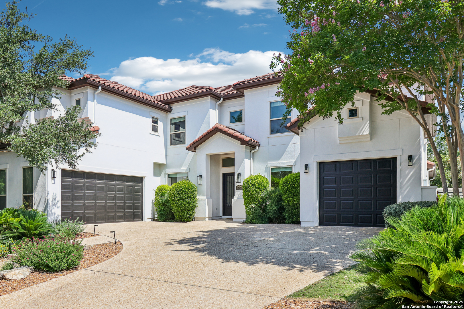 6327 Almeria Cir