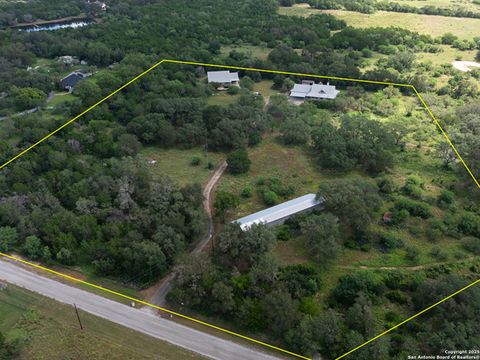 1210 Whispering Woods New Braunfels TX 78132