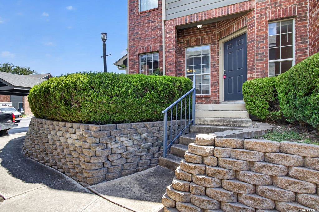 Photo of 36 CHAPEL HILL CIR 36 #36, San Antonio, TX 78240 (MLS # 2007148)
